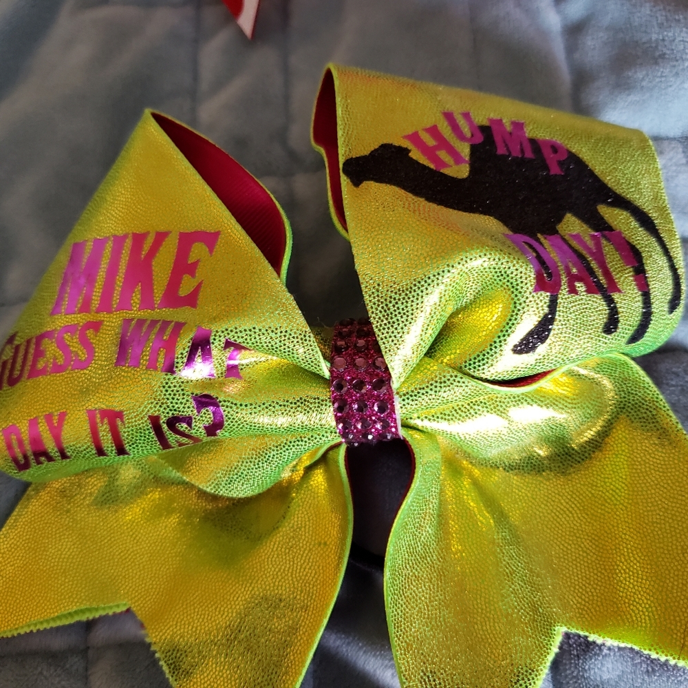 Cheerleading bow